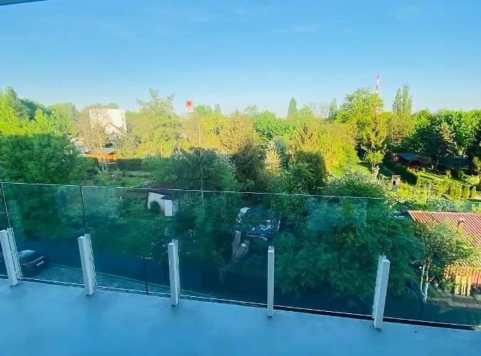 Luxury White Apartment In Park Lotnikow